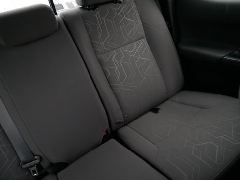 Used 2017 Toyota Tacoma TRD Off-Road AWD/4WD image 14