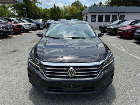Used 2022 Volkswagen Passat 2.0T SE FWD image 3