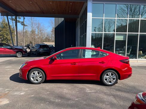 Used 2020 Hyundai Elantra Value Edition FWD image 2