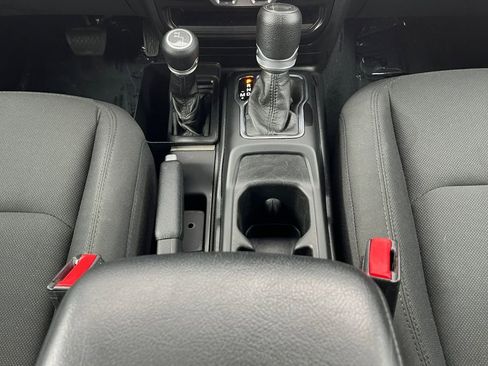 Used 2022 Jeep Wrangler Unlimited Sport w/ Sun And Sound Package AWD/4WD image 25