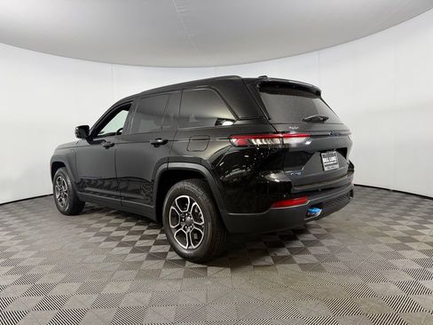 Certified 2022 Jeep Grand Cherokee Trailhawk AWD/4WD image 8