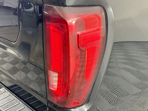 Used 2023 GMC Sierra 2500 AT4 image 32