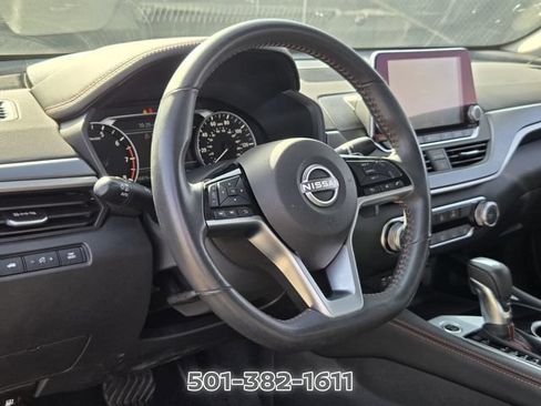 Used 2024 Nissan Altima 2.5 SR FWD image 11