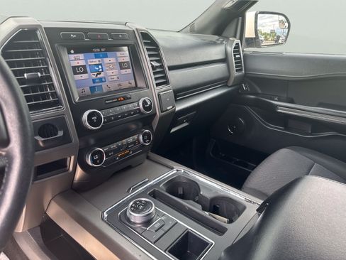 Used 2019 Ford Expedition XLT RWD image 18