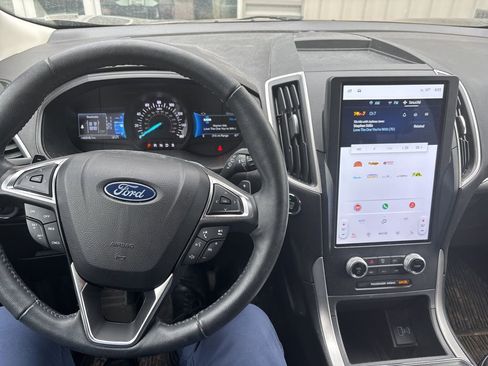 Used 2022 Ford Edge SEL w/ Convenience Package image 5