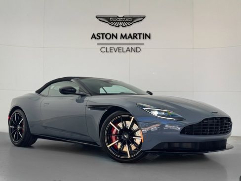 Used 2023 Aston Martin DB11 Volante image 1