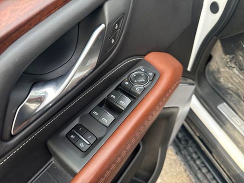 Certified 2024 GMC Yukon Denali Ultimate image 13