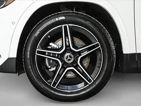 Used 2025 Mercedes-Benz GLA 250 4MATIC image 25