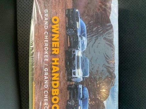 Used 2025 Jeep Grand Cherokee L Altitude AWD/4WD image 33