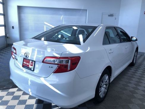 Used 2014 Toyota Camry LE image 32