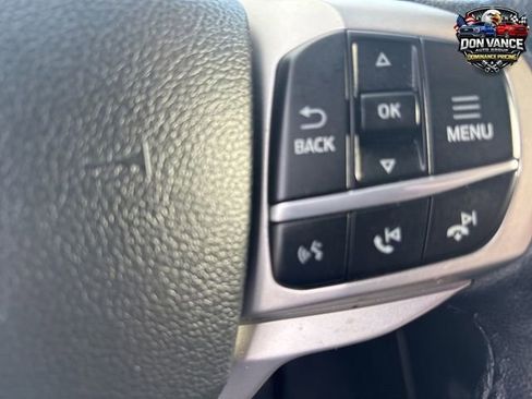 Used 2023 Ford Explorer XLT w/ Equipment Group 202A AWD/4WD image 20