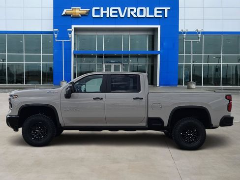 New 2026 Chevrolet Silverado 2500 ZR2 AWD/4WD image 3