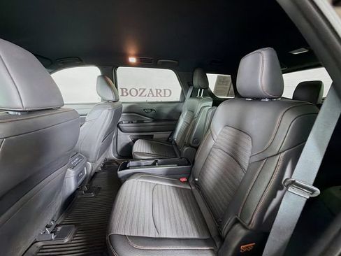 Used 2025 Nissan Pathfinder Rock Creek AWD/4WD image 28