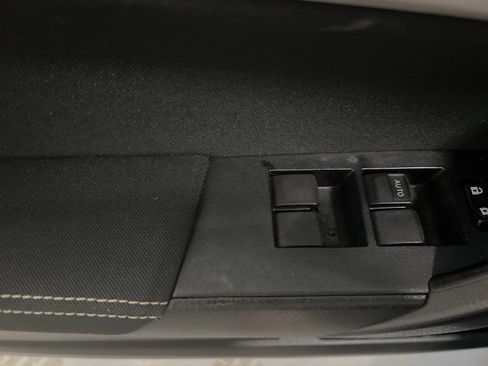 Used 2016 Toyota Corolla LE FWD image 10