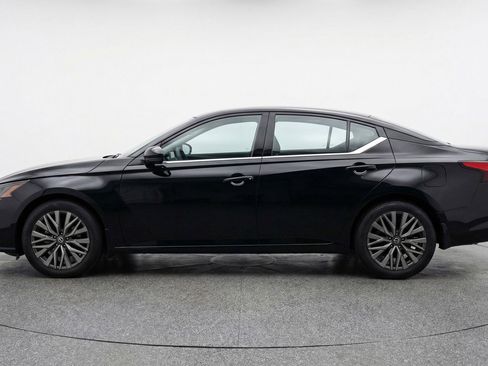 Used 2025 Nissan Altima 2.5 SV image 5