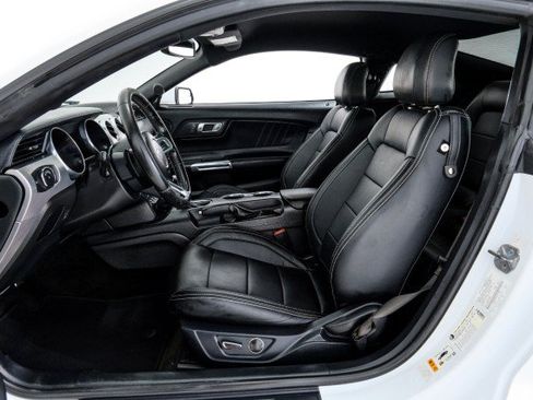 Used 2018 Ford Mustang GT Premium w/ Black Accent Package RWD image 26
