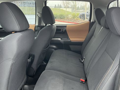 Used 2018 Toyota Tacoma SR5 image 14