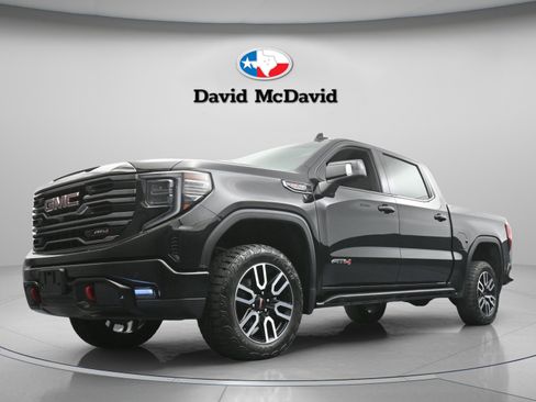 Used 2024 GMC Sierra 1500 AT4 w/ Technology Package image 5