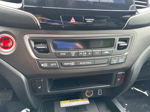 Used 2023 Honda Passport TrailSport image 17