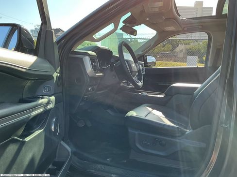 Used 2022 Ford Expedition XLT RWD image 8