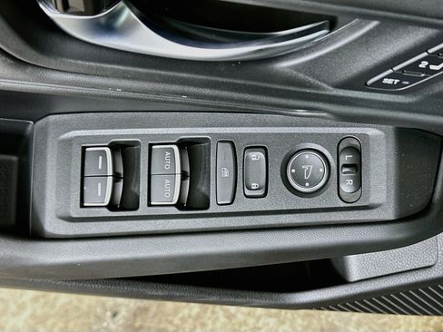 Used 2025 Honda Accord EX-L image 15