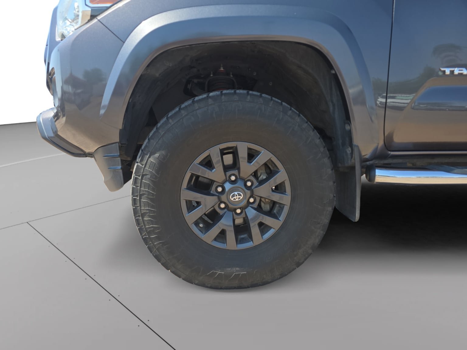 Used 2020 Toyota Tacoma SR5 RWD image 9