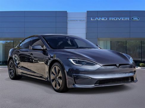 Used 2022 Tesla Model S Plaid image 3