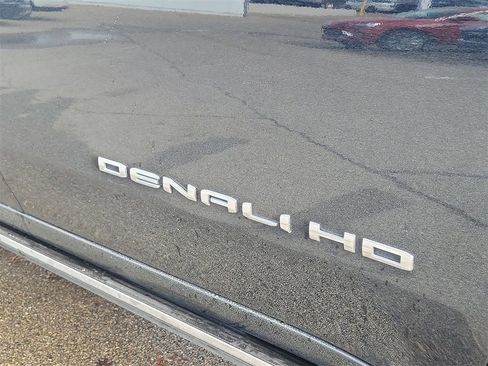 Used 2025 GMC Sierra 2500 Denali Ultimate w/ Max Trailering Package image 8