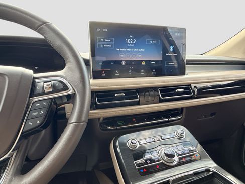 Used 2021 Lincoln Nautilus Standard image 28