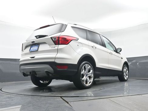 Used 2019 Ford Escape Titanium image 37