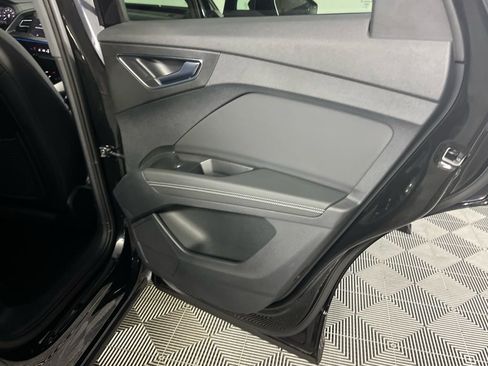 Used 2024 Audi Q4 e-tron Premium Plus w/ Premium Plus image 31