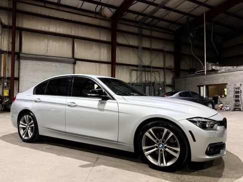 Used 2016 BMW 328i Sedan w/ Technology Package image 3