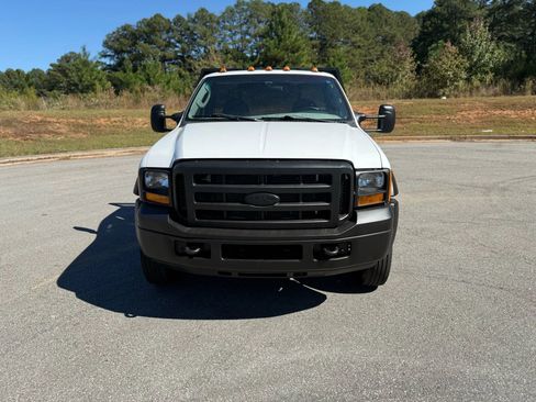 Used 2006 Ford F450 165  W.B. 2D image 2