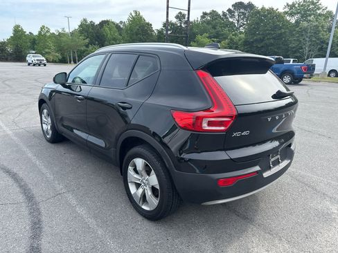 Used 2022 Volvo XC40 T5 Momentum AWD/4WD image 4