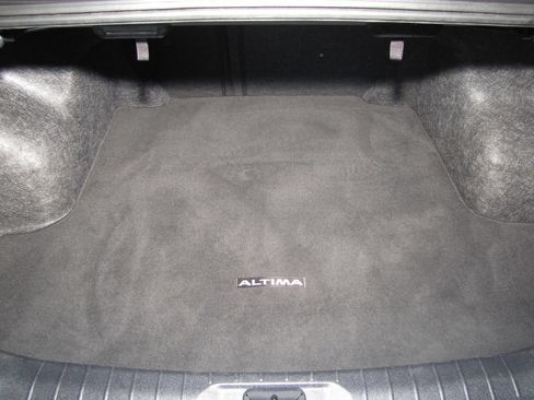 Used 2023 Nissan Altima 2.5 SR FWD image 16