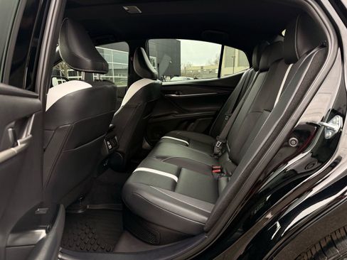 Used 2025 Toyota Camry SE image 34