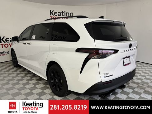 New 2026 Toyota Sienna XLE Woodland Edition AWD/4WD image 10
