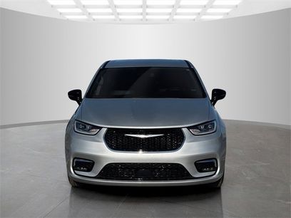 Certified 2024 Chrysler Pacifica Touring-L