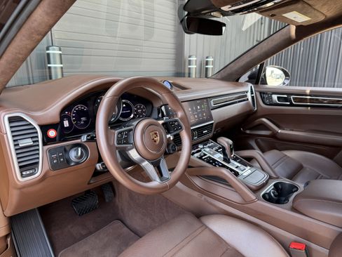 Certified 2023 Porsche Cayenne Platinum Edition AWD/4WD image 15