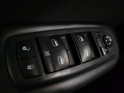 Used 2016 Chrysler 200 LX image 27