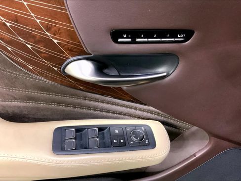 Used 2019 Lexus LS 500 AWD image 33