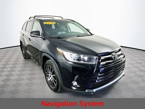 Used 2018 Toyota Highlander SE AWD/4WD image 4
