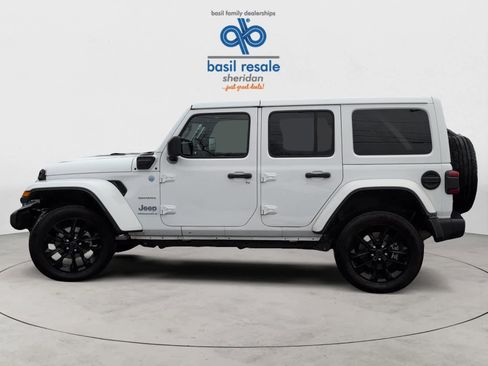 Used 2024 Jeep Wrangler Sahara w/ Technology Group image 6
