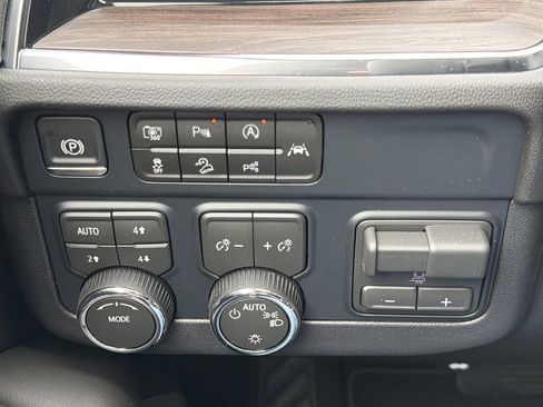 New 2026 Chevrolet Tahoe LS w/ LS Custom Edition AWD/4WD image 11