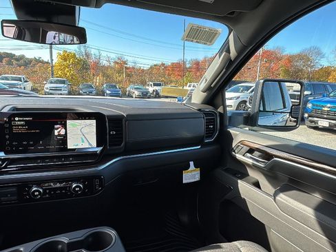 New 2026 GMC Sierra 2500 SLE w/ SLE Value Package; image 28