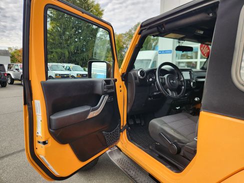 Used 2012 Jeep Wrangler Sahara AWD/4WD image 24