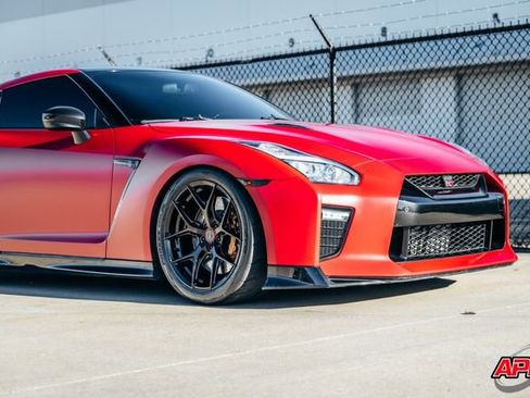 Used 2020 Nissan GT-R Premium w/ Premium Interior Package image 66
