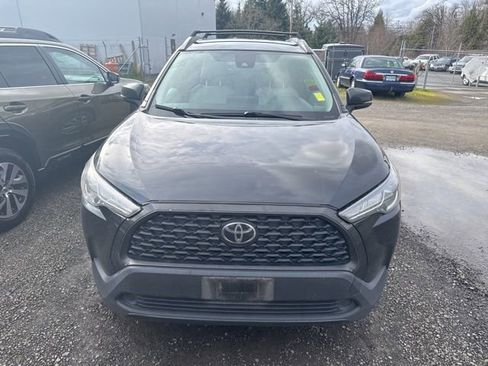 Used 2022 Toyota Corolla Cross LE image 2
