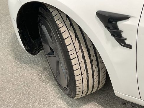 Used 2022 Tesla Model 3 Long Range image 34