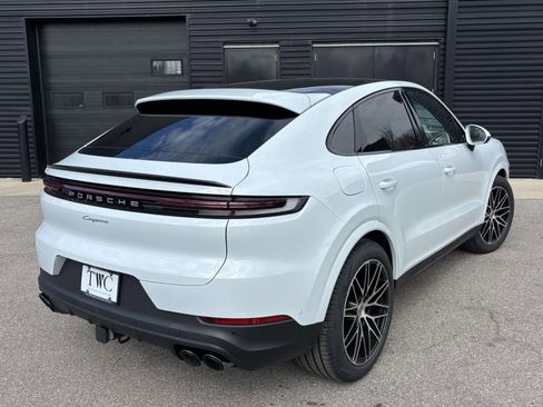 New 2026 Porsche Cayenne Coupe AWD/4WD image 10